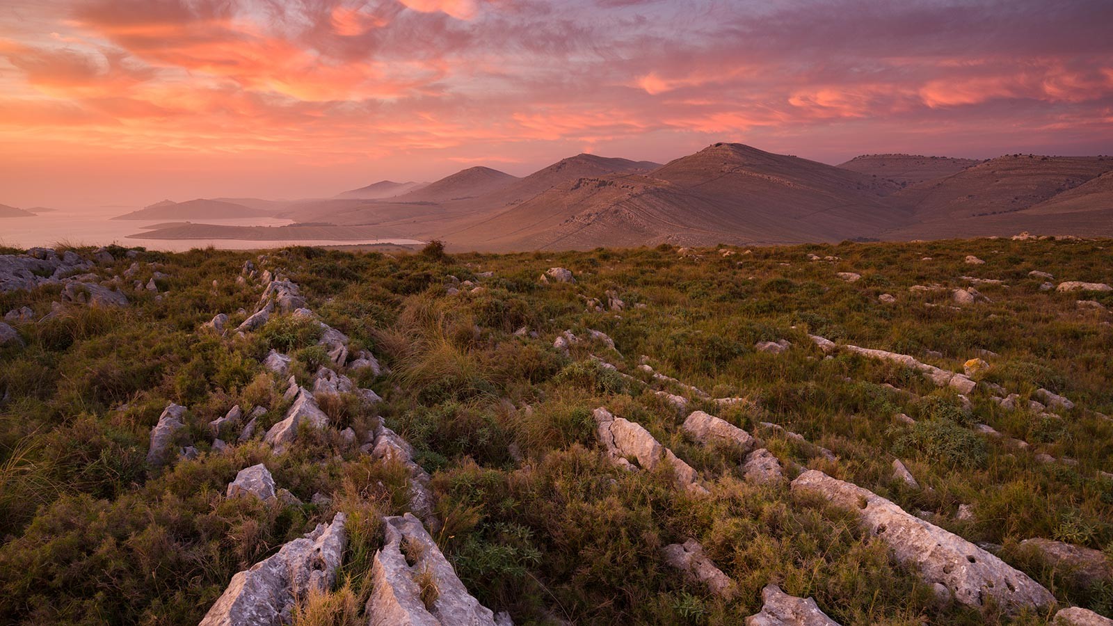 iles kornati au coucher du soleil